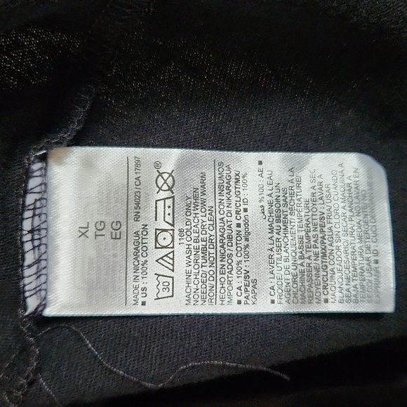 Old Navy Dunder Mifflin Inc. Tee - Picture 4 of 5